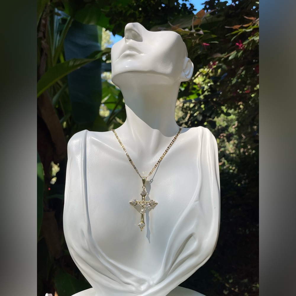 Brand new gold plated necklace